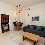 Harbour Deluxe Apartamento *